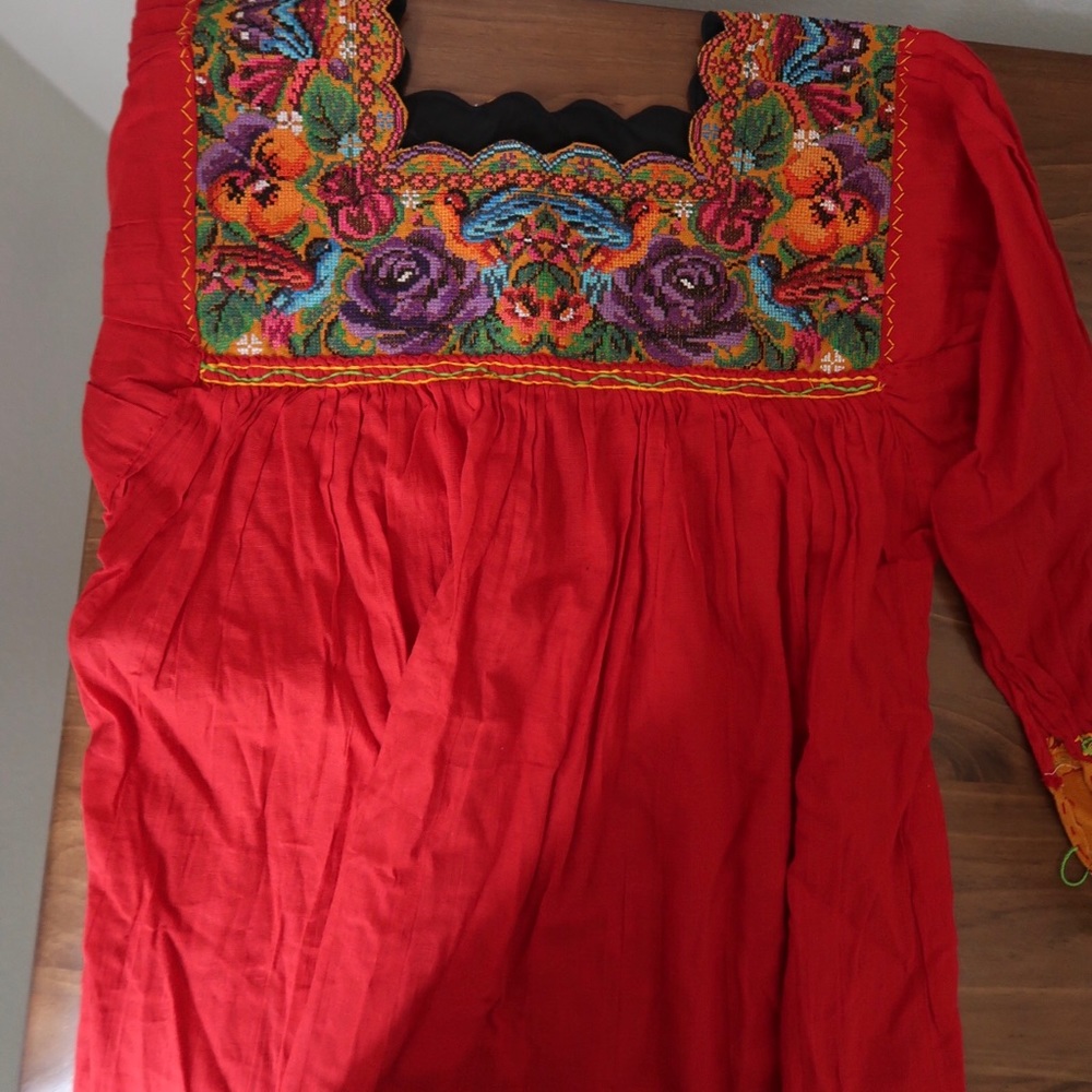 Embroidered blouse - Picture 2 of 3